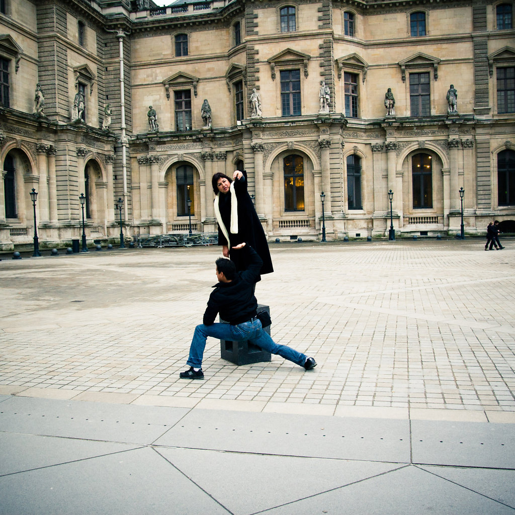 Complex acrobatics for tourists, Paris