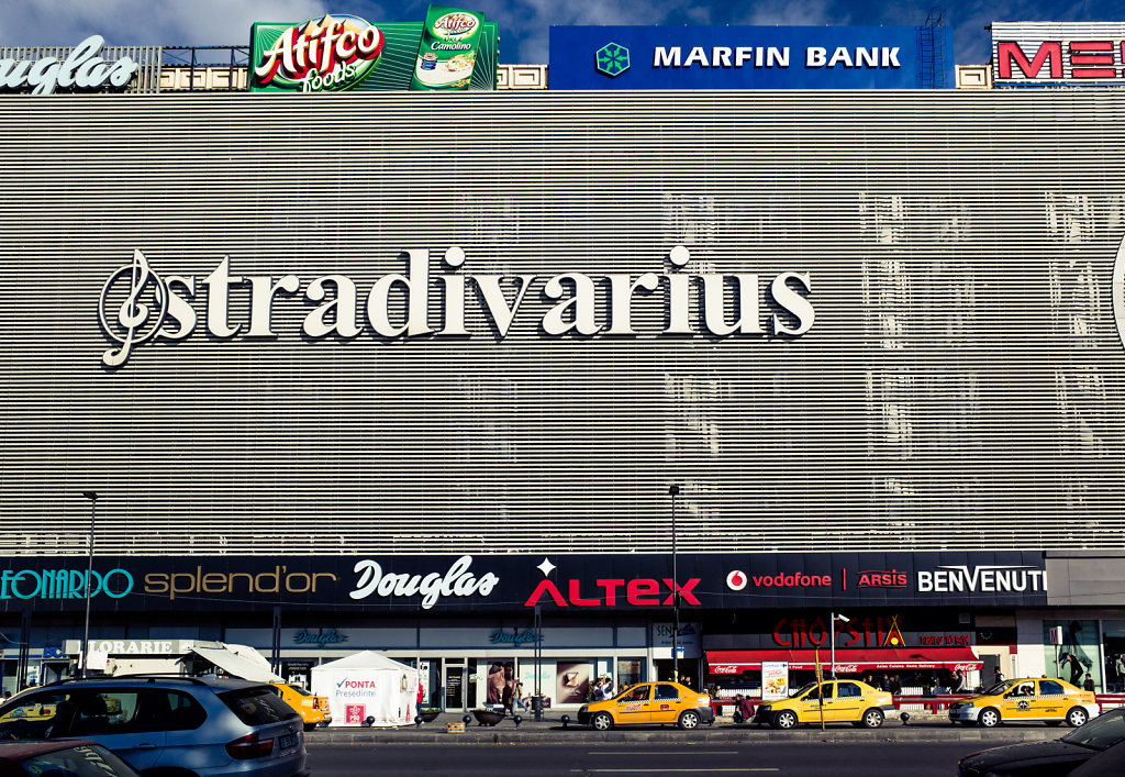 Stradivarius, Unirea Shopping Center, Bucharest
