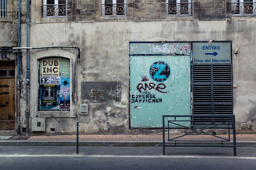 Défense d’afficher, Avignon