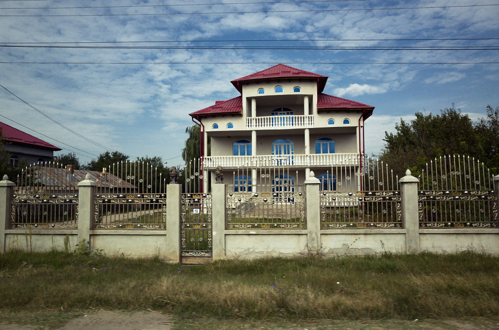 Identical house, I