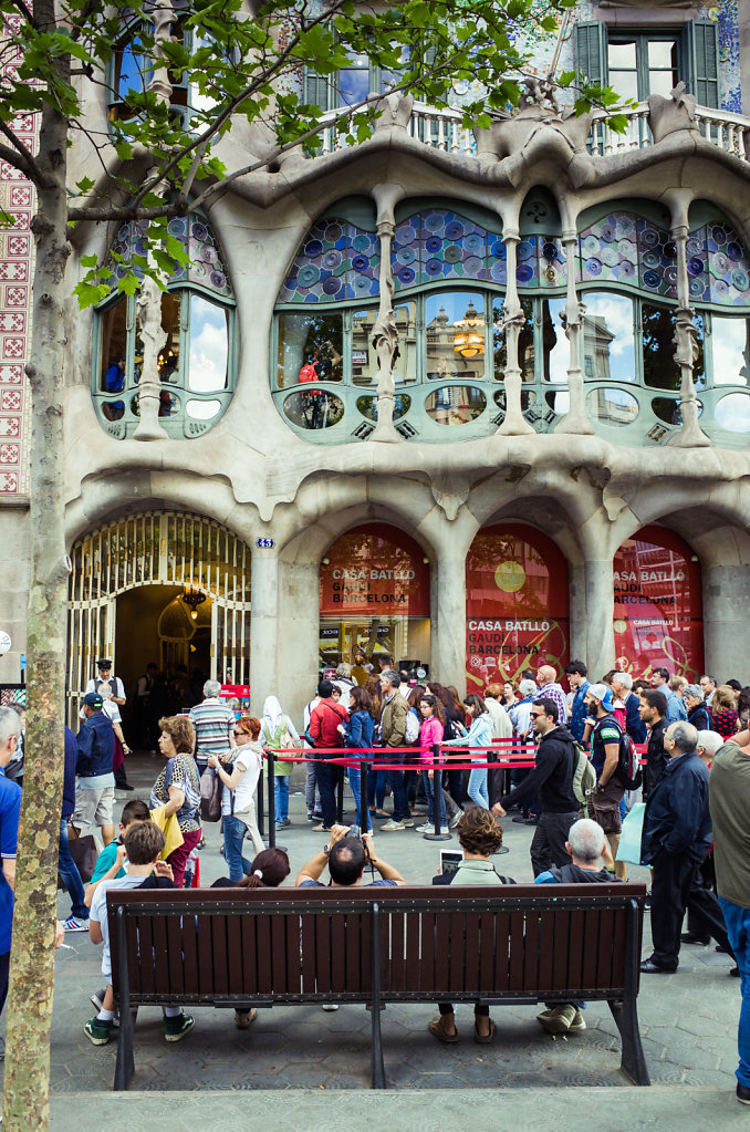 Queueing for Casa Batllo, Barcelona