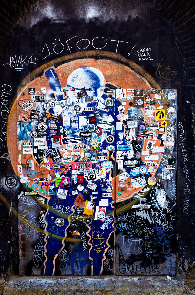 High sticker attraction surface