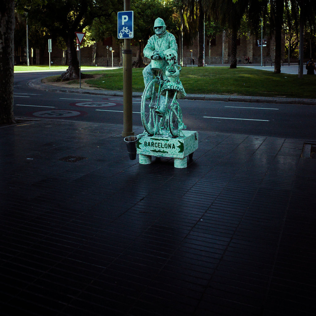 Street performer on las Ramblas, Barcelona