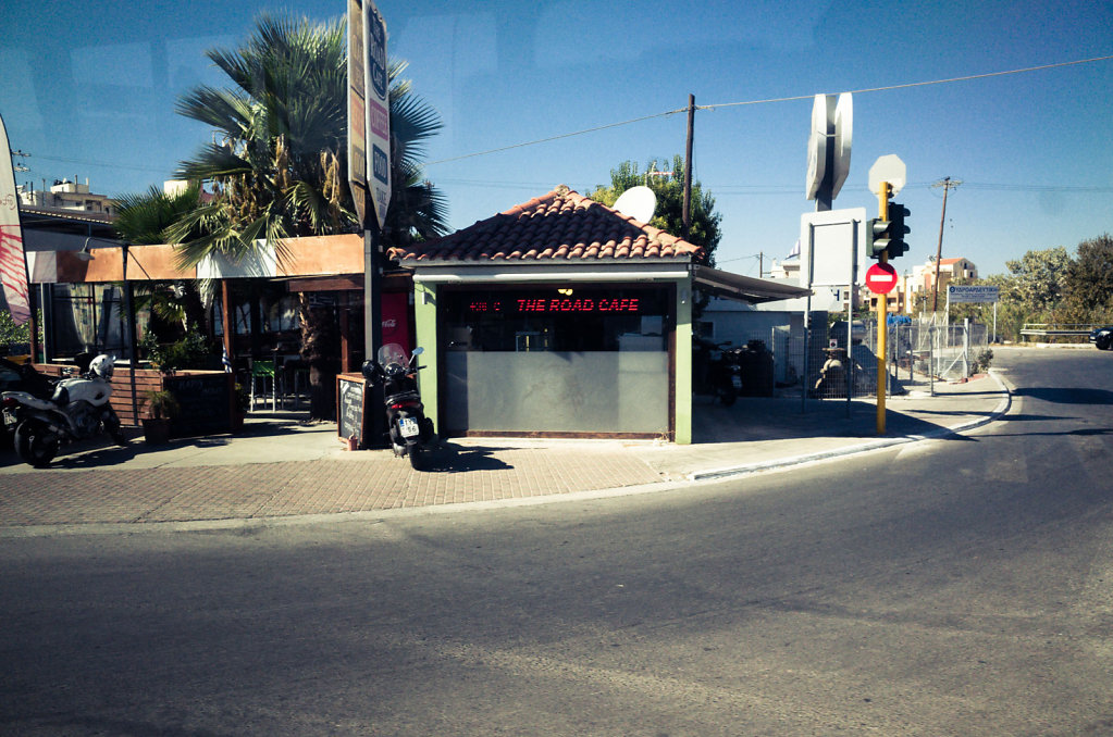 The road cafe