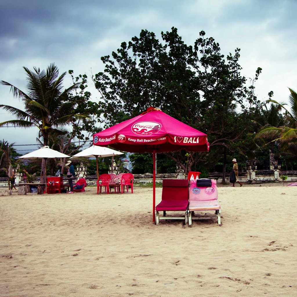 Keep Bali beaches clean
