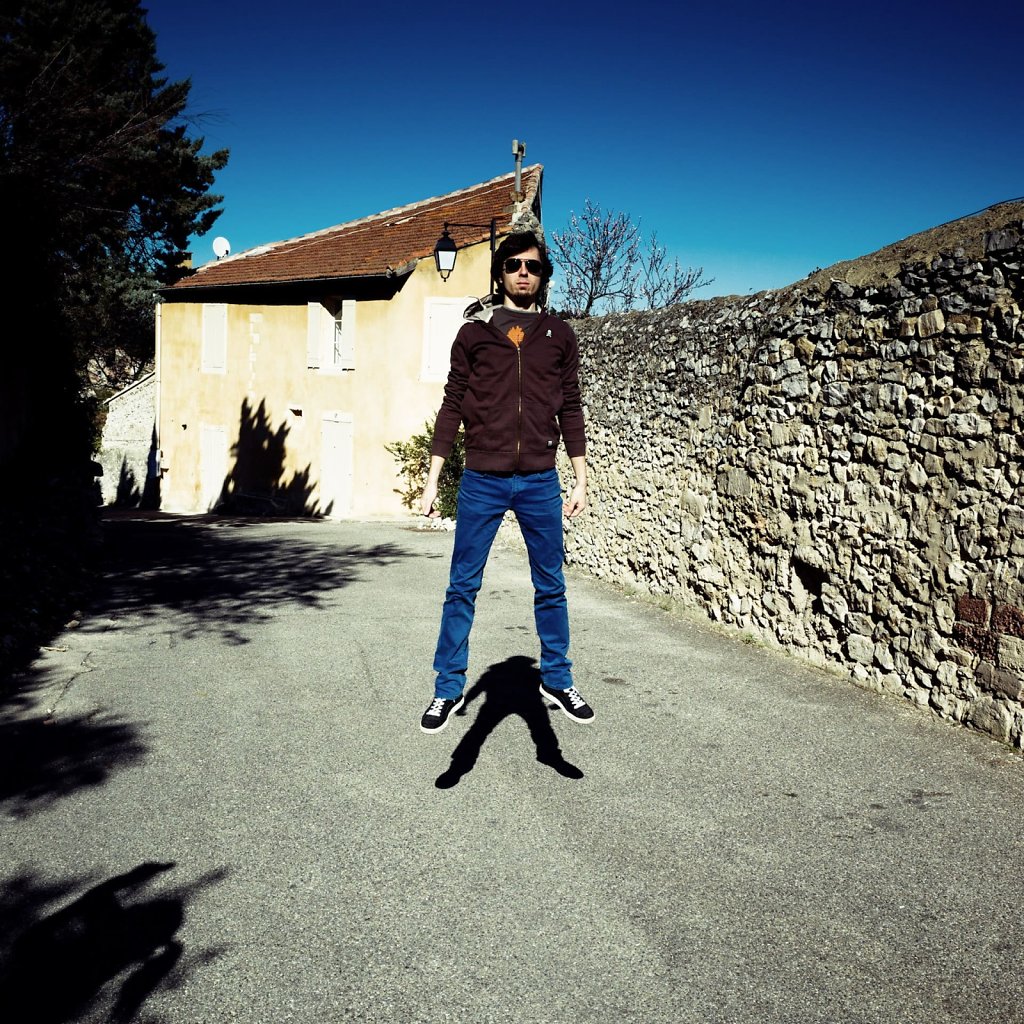 Floating in Villneuve-les-Avignon, II