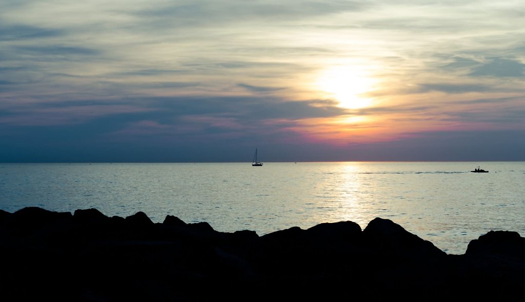Closing in on the sunset, Marseille