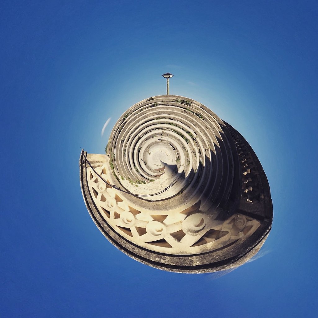 Sea shell with light pole