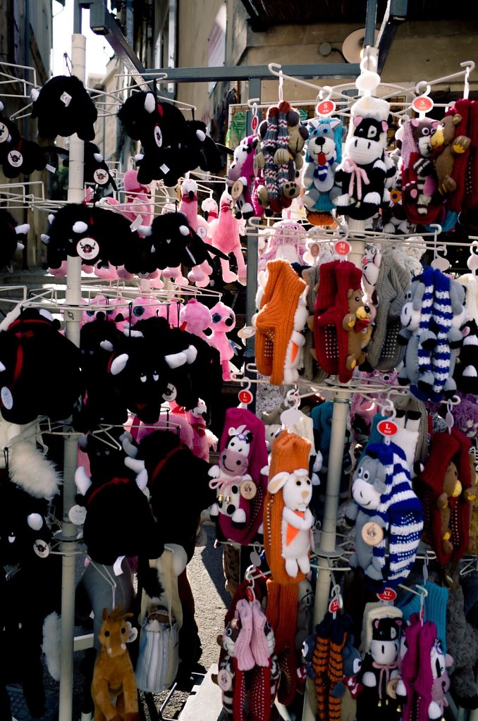 Les peluches, Arles