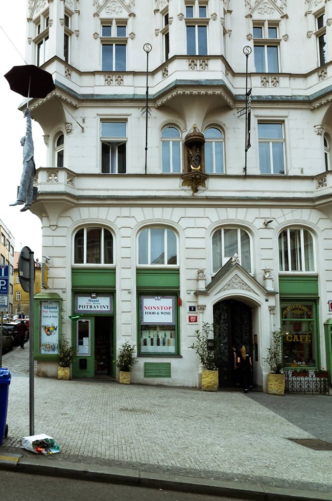 Nonstop food & wine, Prague