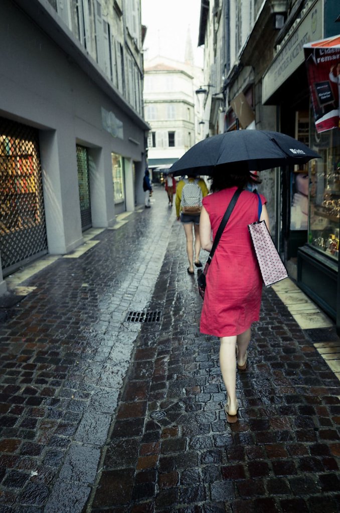 Lady in red, Avignon, 2018