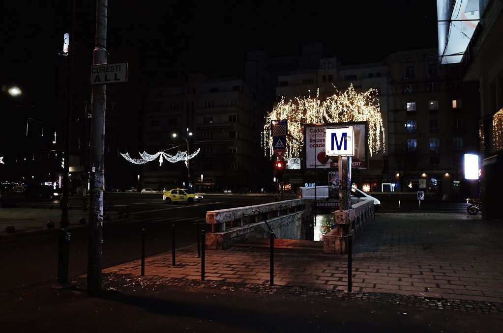 Universitate subway station, exterior, night